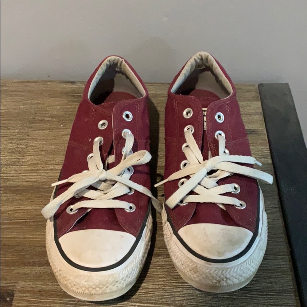 Maroon converse